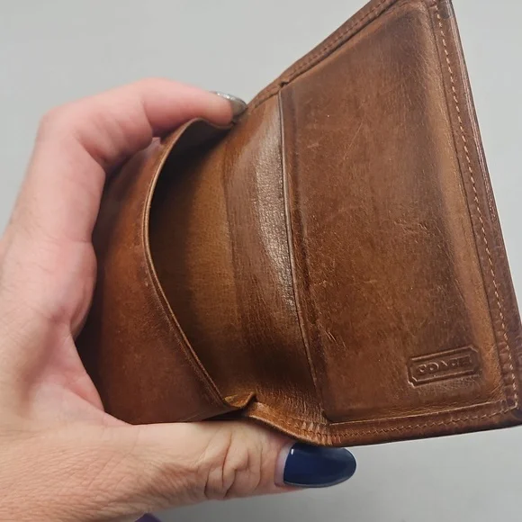 Vintage Coach Small Distressed Brown Wallet - Picture 7 of 10